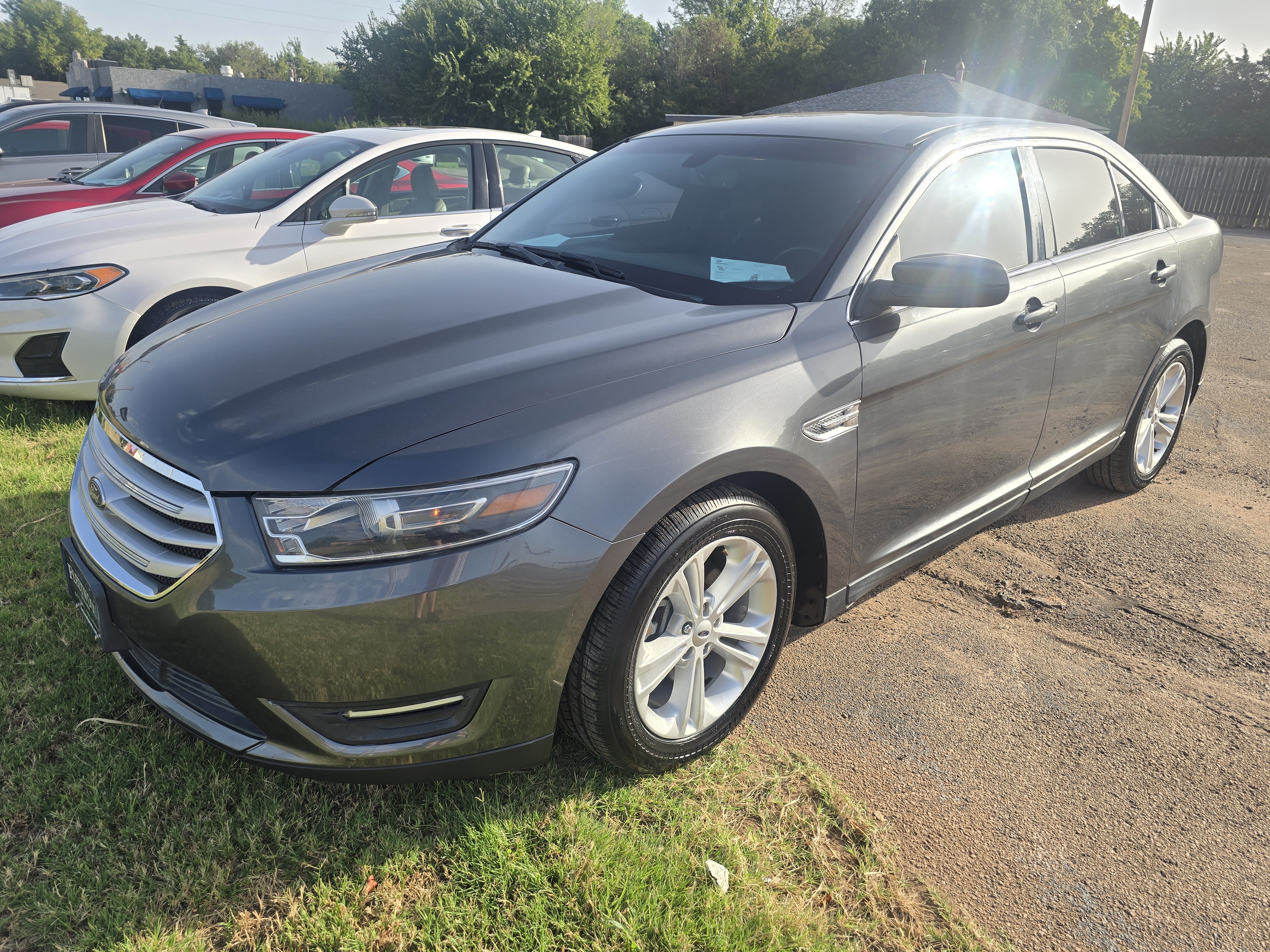 2016 Ford Taurus 4dr Sdn SEL FWD