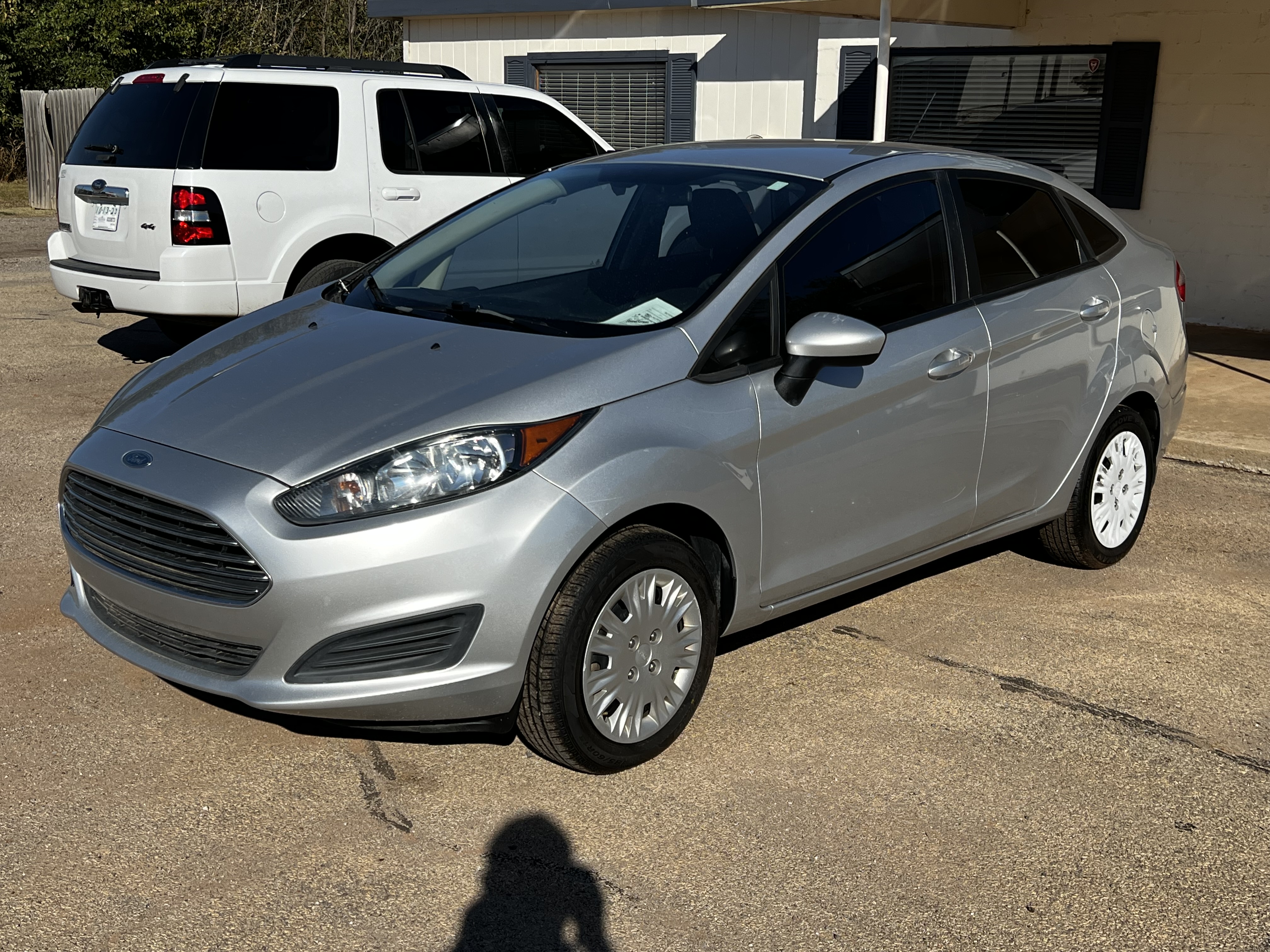 2015 Ford Fiesta 4dr Sdn S